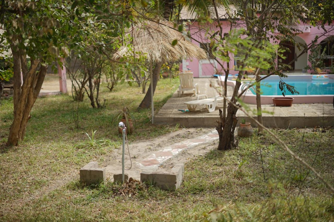 Villa Amarant - Private Garden With Pool Retreat Sanyang Exterior foto